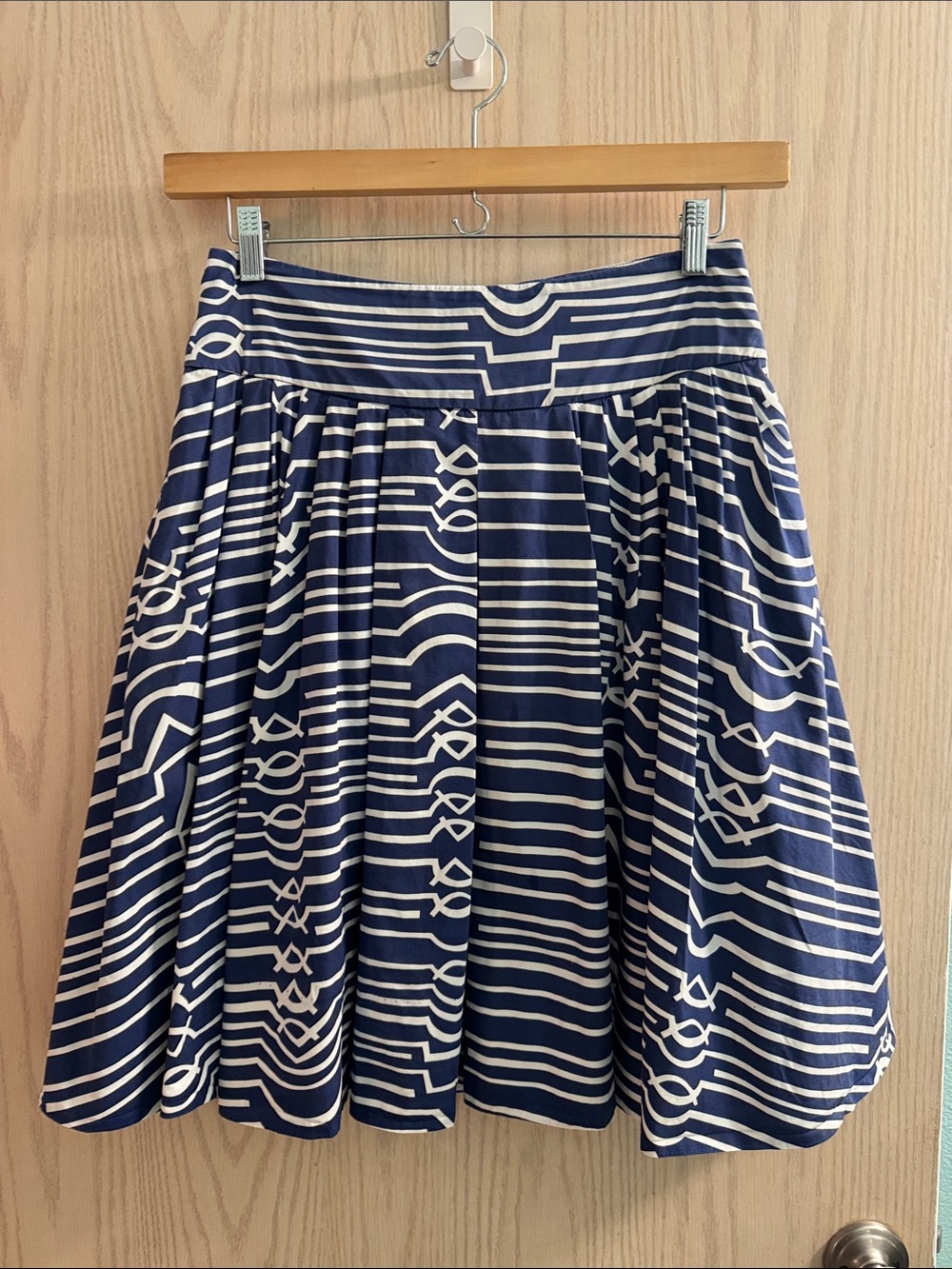 Maeve Women's Navy and White Patterned Midi Skirt